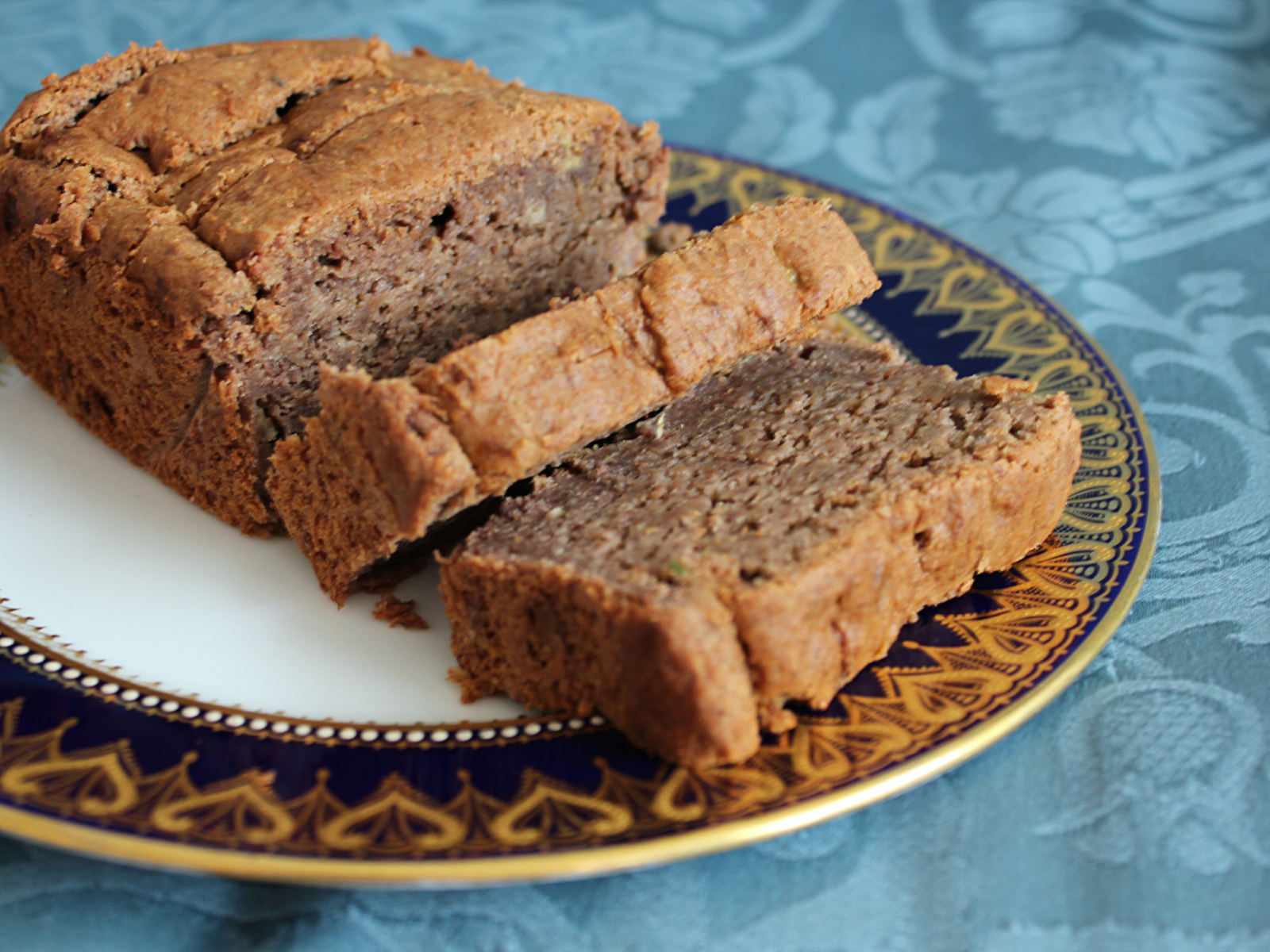 Spiced Banana cake (vegan) - Eat Scrumptious